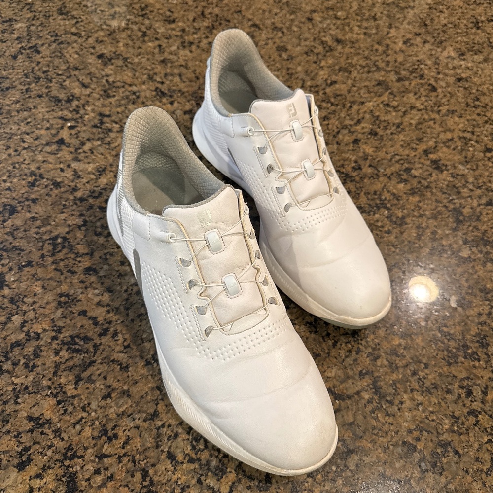 FootJoy Stratolite Boa Mens Golf Shoes Size 9.5 - White Spikeless